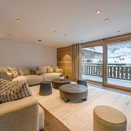 De Luxe Avec Piscine Interieure Et Sauna, Proche - Fr-1-343-261